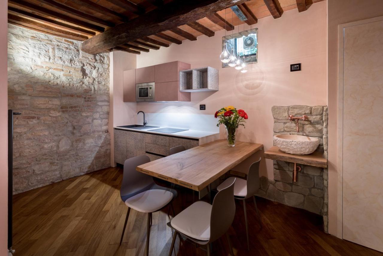 B&B Luxury Apartment Suite Gubbio 2 Camere E Divano Letto Экстерьер фото