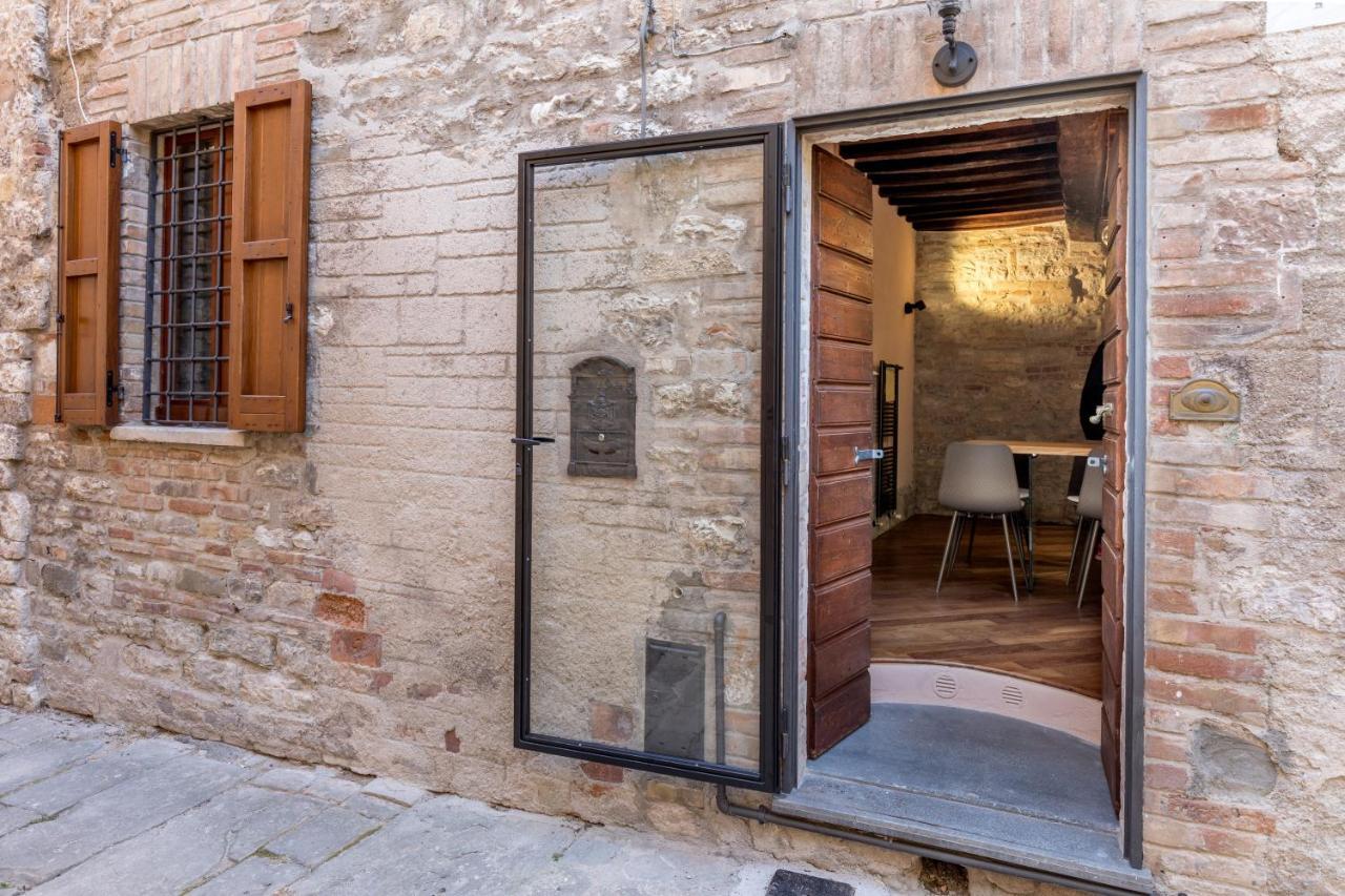 B&B Luxury Apartment Suite Gubbio 2 Camere E Divano Letto Экстерьер фото