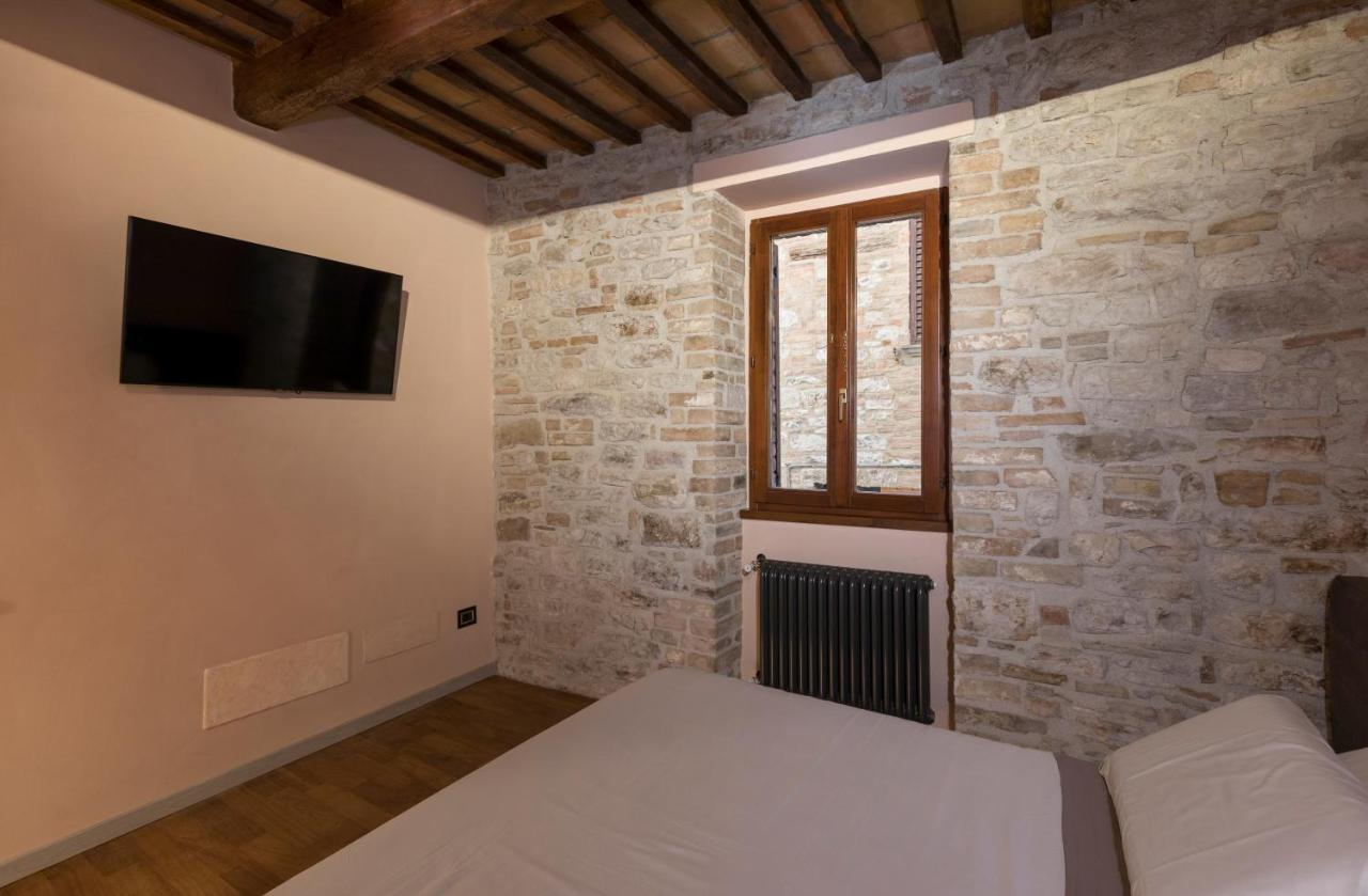 B&B Luxury Apartment Suite Gubbio 2 Camere E Divano Letto Экстерьер фото